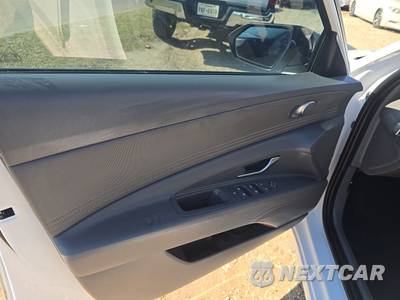 2026 Hyundai Elantra SEL Sport - zdjęcie 9 z 17 - miniatura