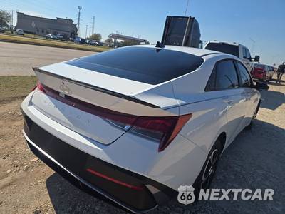 2026 Hyundai Elantra SEL Sport - zdjęcie 4 z 17 - miniatura