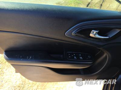 2016 Chrysler 200S - zdjęcie 9 z 17 - miniatura