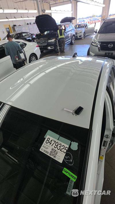 2026 Toyota Prius LE - zdjęcie 18 z 29 - miniatura