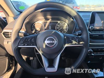 2025 Nissan Altima SV - zdjęcie 10 z 25 - miniatura