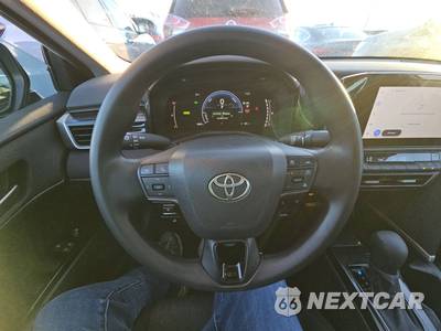 2026 Toyota Camry LE - zdjęcie 10 z 26 - miniatura