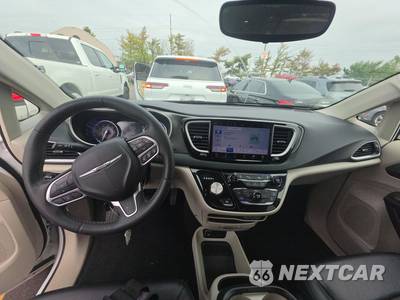 2023 Chrysler Pacifica Touring L 121.6" WB - zdjęcie 11 z 35 - miniatura