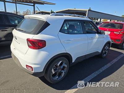 2025 Hyundai Venue SEL - zdjęcie 4 z 25 - miniatura