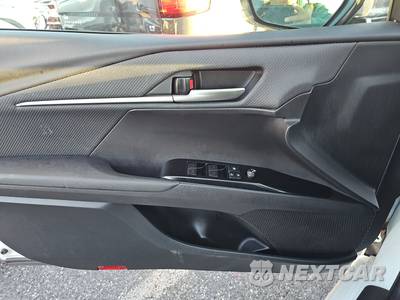 2025 Toyota Camry SE - zdjęcie 9 z 28 - miniatura