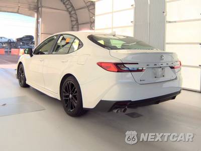 2025 Toyota Camry SE - zdjęcie 6 z 28 - miniatura