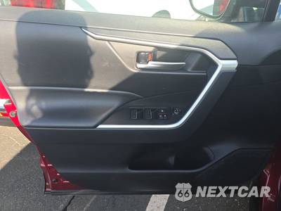2025 Toyota RAV4 Hybrid XLE - zdjęcie 9 z 30 - miniatura