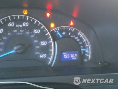2014 Toyota Camry XLE - zdjęcie 12 z 28 - miniatura