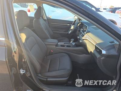 2025 Nissan Altima SV - zdjęcie 8 z 21 - miniatura
