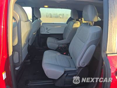 2025 Toyota Sienna LE 8-Passenger 120.5" WB - zdjęcie 13 z 30 - miniatura