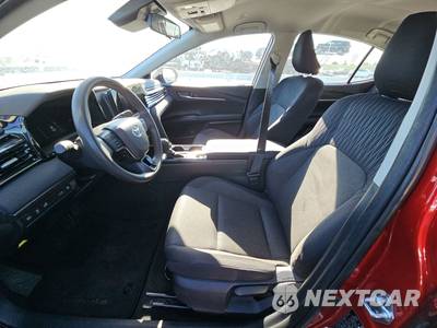 2025 Toyota Camry LE - zdjęcie 7 z 43 - miniatura