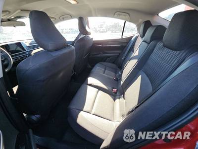 2025 Toyota Camry LE - zdjęcie 13 z 43 - miniatura