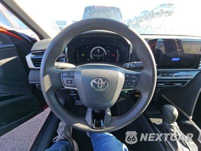 2025 Toyota Camry LE - zdjęcie 10 z 43 - miniatura