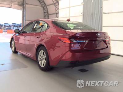 2025 Toyota Camry LE - zdjęcie 6 z 43 - miniatura
