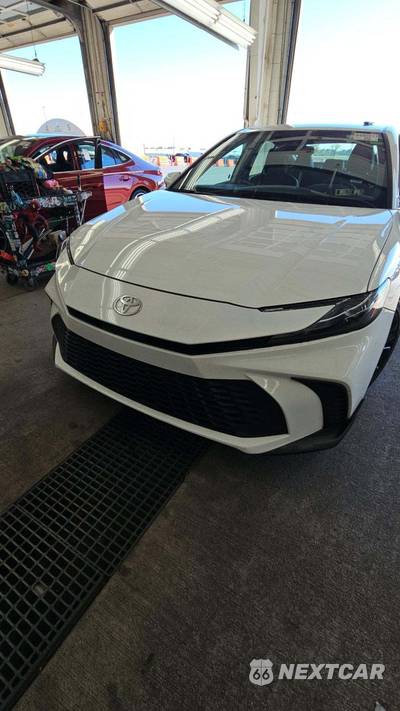 2025 Toyota Camry SE - zdjęcie 28 z 36 - miniatura
