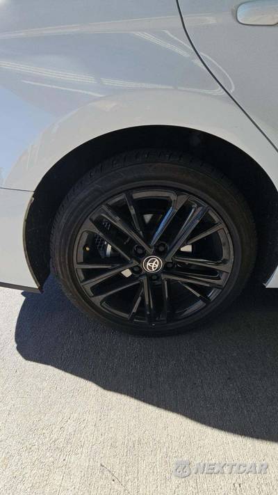 2025 Toyota Camry SE - zdjęcie 21 z 36 - miniatura