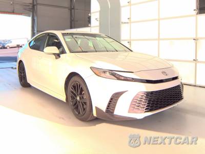 2025 Toyota Camry SE - zdjęcie 3 z 36 - miniatura