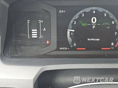 2025 Toyota 4Runner SR5 - zdjęcie 12 z 23 - miniatura