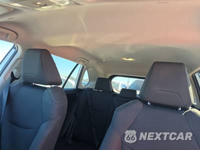2025 Toyota RAV4 LE - zdjęcie 17 z 26 - miniatura