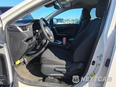 2025 Toyota RAV4 LE - zdjęcie 7 z 26 - miniatura