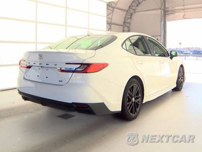 2026 Toyota Camry SE - zdjęcie 4 z 30 - miniatura