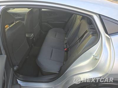 2026 Toyota Prius LE - zdjęcie 13 z 28 - miniatura