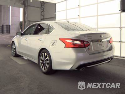 2017 Nissan Altima 2.5 SV - zdjęcie 6 z 18 - miniatura