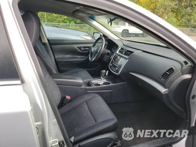 2017 Nissan Altima 2.5 SV - zdjęcie 8 z 18 - miniatura