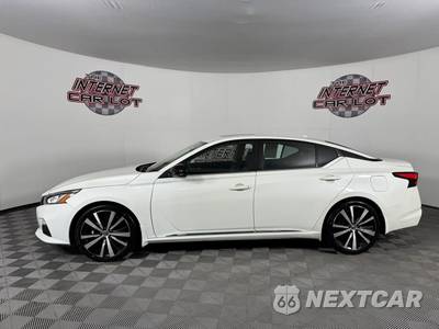 2022 Nissan Altima SR - zdjęcie 4 z 46 - miniatura
