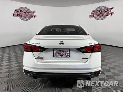 2022 Nissan Altima SR - zdjęcie 6 z 46 - miniatura