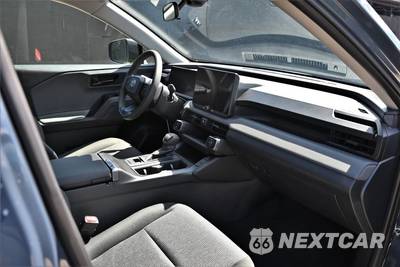 2026 Toyota RAV4 Hybrid LE - zdjęcie 17 z 22 - miniatura