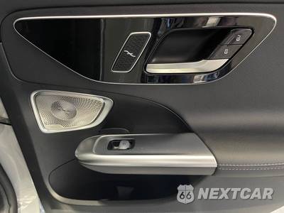 2025 Mercedes-Benz C 300 4MATIC - zdjęcie 44 z 52 - miniatura