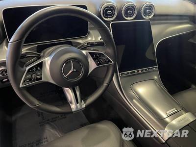 2025 Mercedes-Benz C 300 4MATIC - zdjęcie 28 z 52 - miniatura