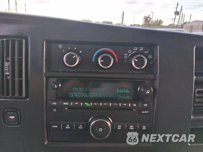 2017 Chevrolet Express 2500 Passenger Van LS 1LS 135.0" WB - zdjęcie 37 z 45 - miniatura