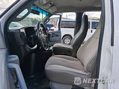 2017 Chevrolet Express 2500 Passenger Van LS 1LS 135.0" WB - zdjęcie 21 z 45 - miniatura