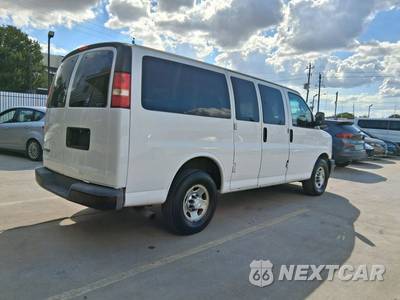 2017 Chevrolet Express 2500 Passenger Van LS 1LS 135.0" WB - zdjęcie 9 z 45 - miniatura