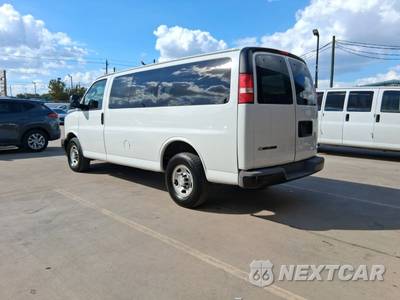2017 Chevrolet Express 2500 Passenger Van LS 1LS 135.0" WB - zdjęcie 5 z 45 - miniatura