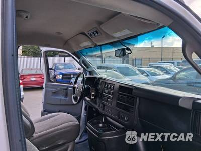 2017 Chevrolet Express 2500 Passenger Van LS 1LS 135.0" WB - zdjęcie 34 z 45 - miniatura