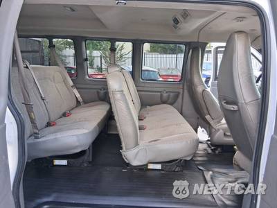 2017 Chevrolet Express 2500 Passenger Van LS 1LS 135.0" WB - zdjęcie 27 z 45 - miniatura