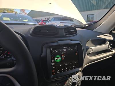 2023 Jeep Renegade Altitude - zdjęcie 11 z 23 - miniatura