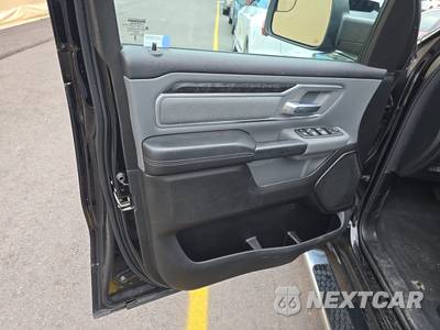 2023 Ram 1500 Big Horn Extended Cab Medium Bed - zdjęcie 9 z 28 - miniatura