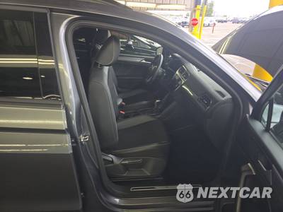 2022 Volkswagen Tiguan SE R-Line Black - zdjęcie 8 z 35 - miniatura