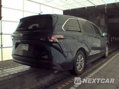 2024 Toyota Sienna LE 8-Passenger 120.5" WB - zdjęcie 4 z 37 - miniatura