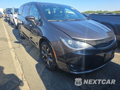 2018 Chrysler Pacifica Touring Plus 121.6" WB - zdjęcie 3 z 24 - miniatura