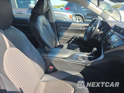2020 Toyota Camry SE - zdjęcie 8 z 19 - miniatura