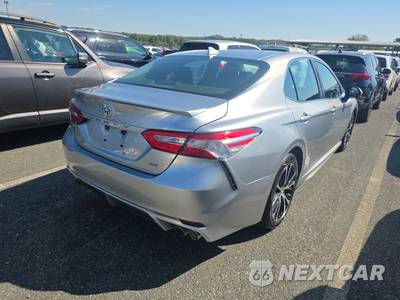 2020 Toyota Camry SE - zdjęcie 4 z 19 - miniatura