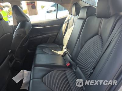 2020 Toyota Camry SE - zdjęcie 13 z 19 - miniatura