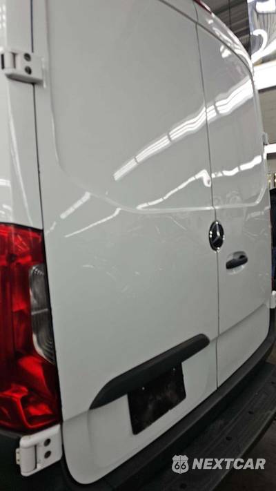 2019 Mercedes-Benz Sprinter 2500 Cargo Van Standard Roof 144.0" WB - zdjęcie 38 z 49 - miniatura