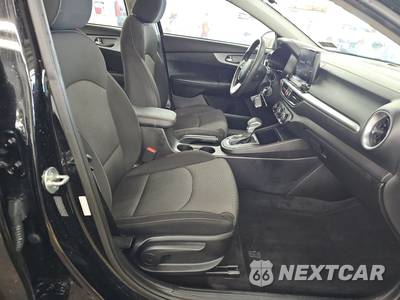 2023 Kia Forte LXS - zdjęcie 8 z 29 - miniatura