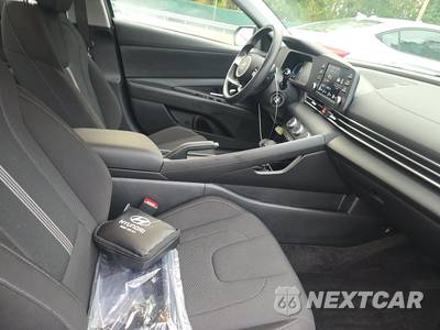 2026 Hyundai Elantra SE - zdjęcie 8 z 27 - miniatura